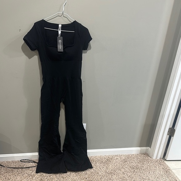 NEW Elegant Black Jumpsuit size XL - Picture 1 of 4